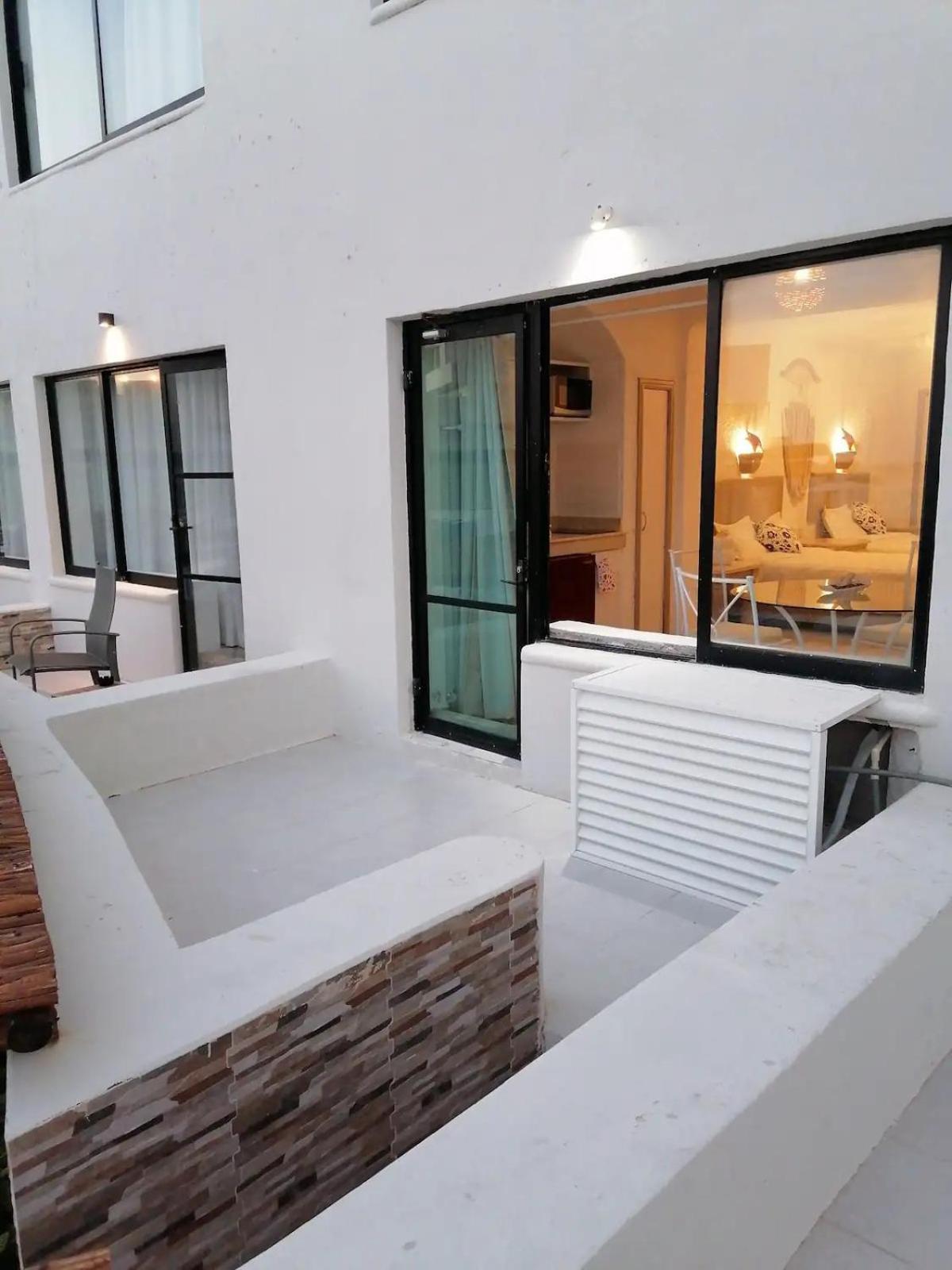 Beachfront Studio With Ocean View 칸쿤 외부 사진
