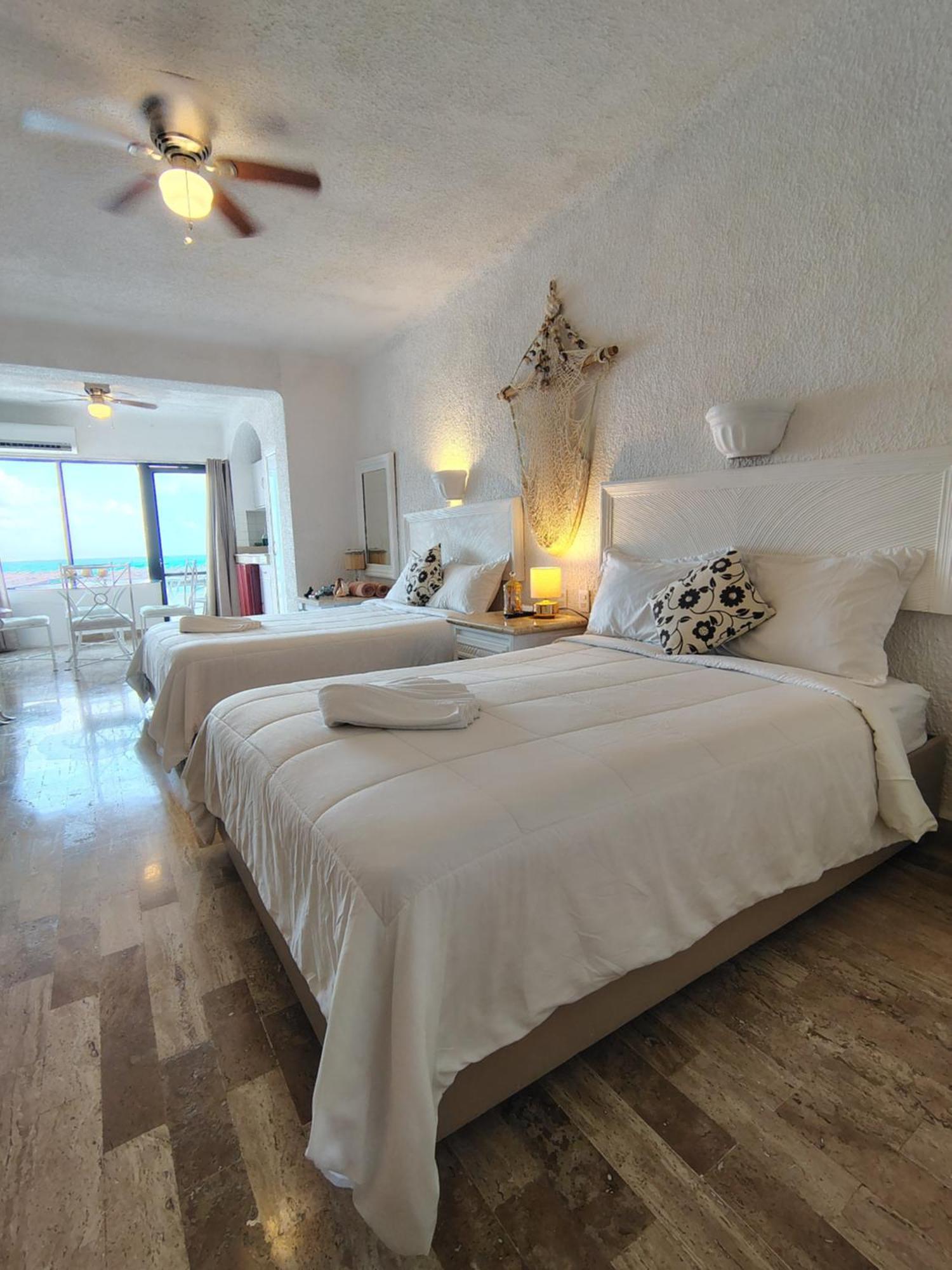 Beachfront Studio With Ocean View 칸쿤 외부 사진