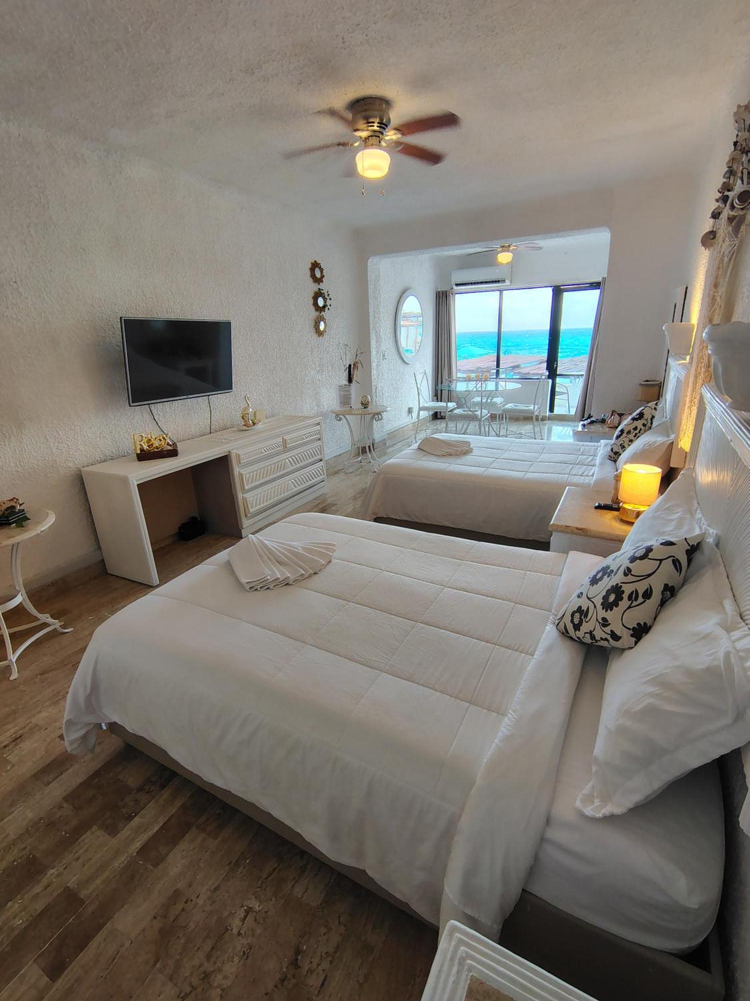 Beachfront Studio With Ocean View 칸쿤 외부 사진