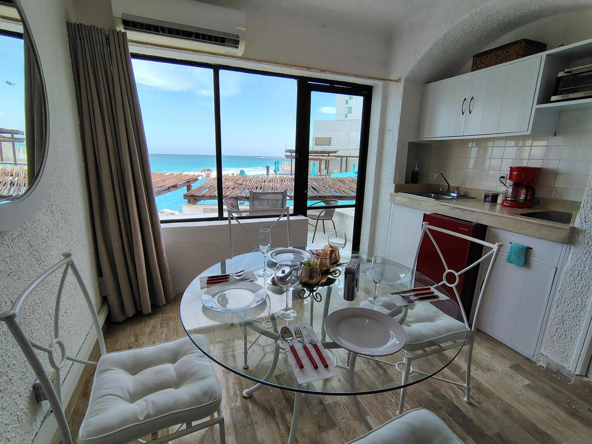 Beachfront Studio With Ocean View 칸쿤 외부 사진