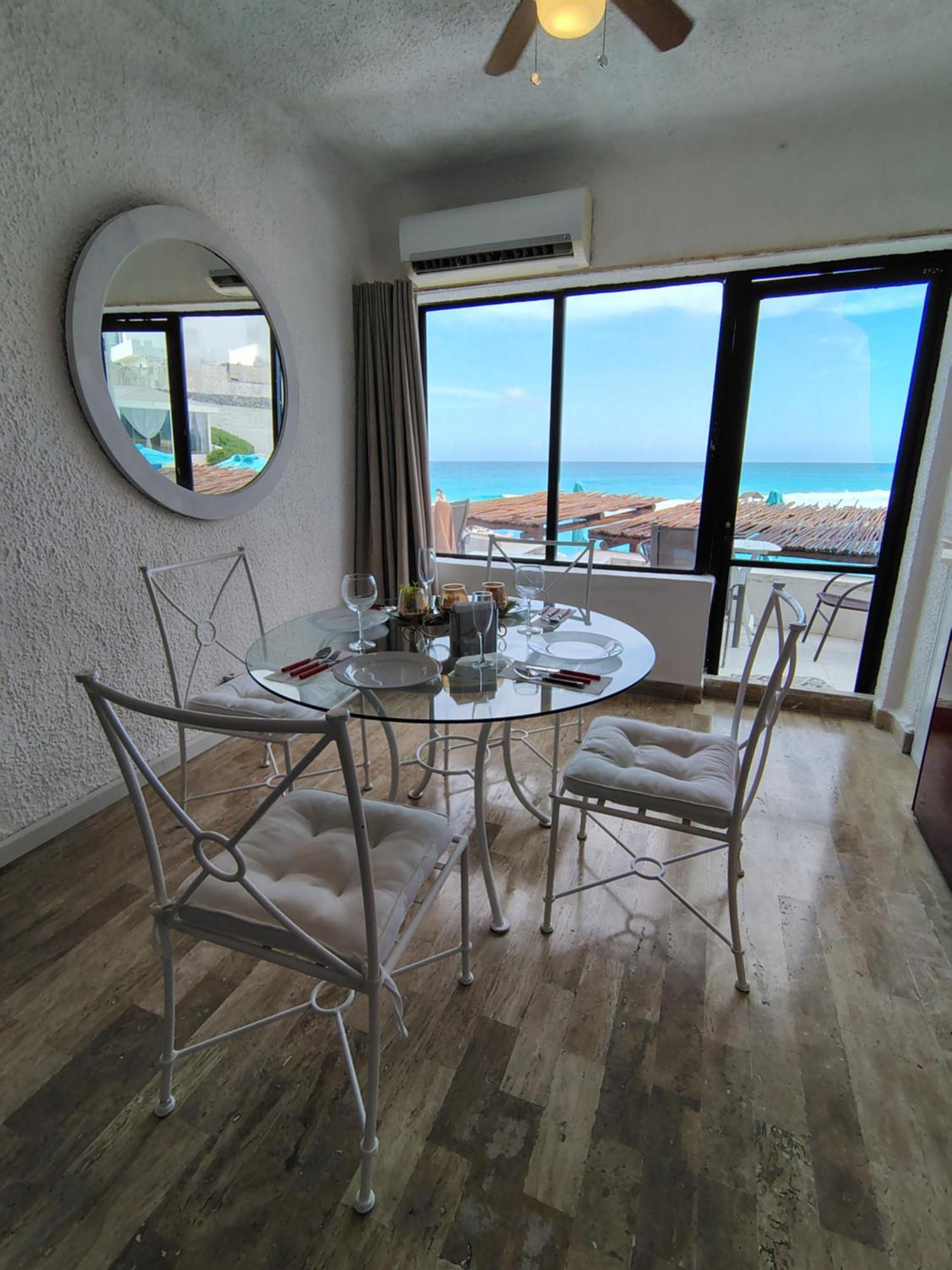 Beachfront Studio With Ocean View 칸쿤 외부 사진