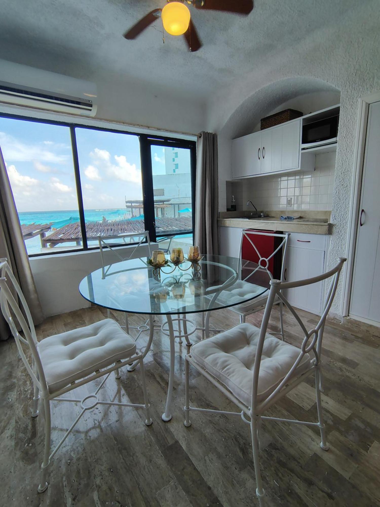 Beachfront Studio With Ocean View 칸쿤 외부 사진